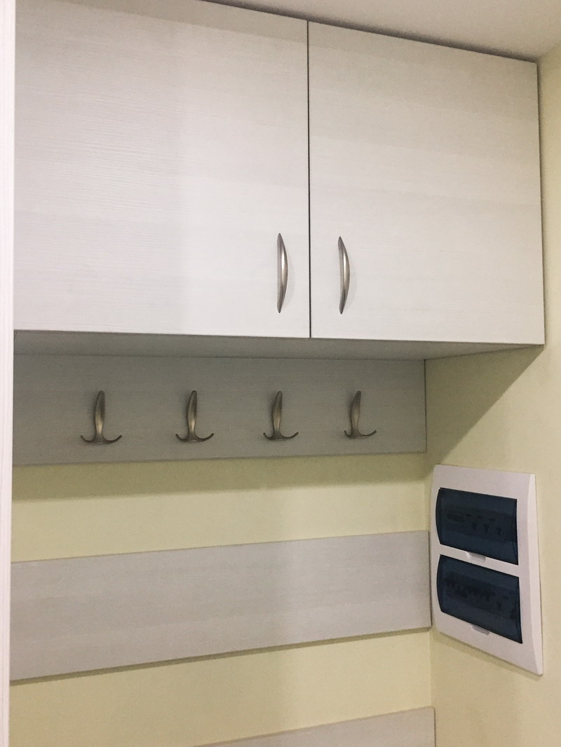 Антресоли и верхние секции: дополнительное место для хранения