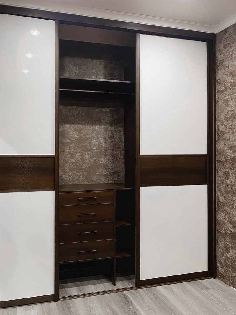 Шкафы на заказ от производителя в Санкт-Петербурге