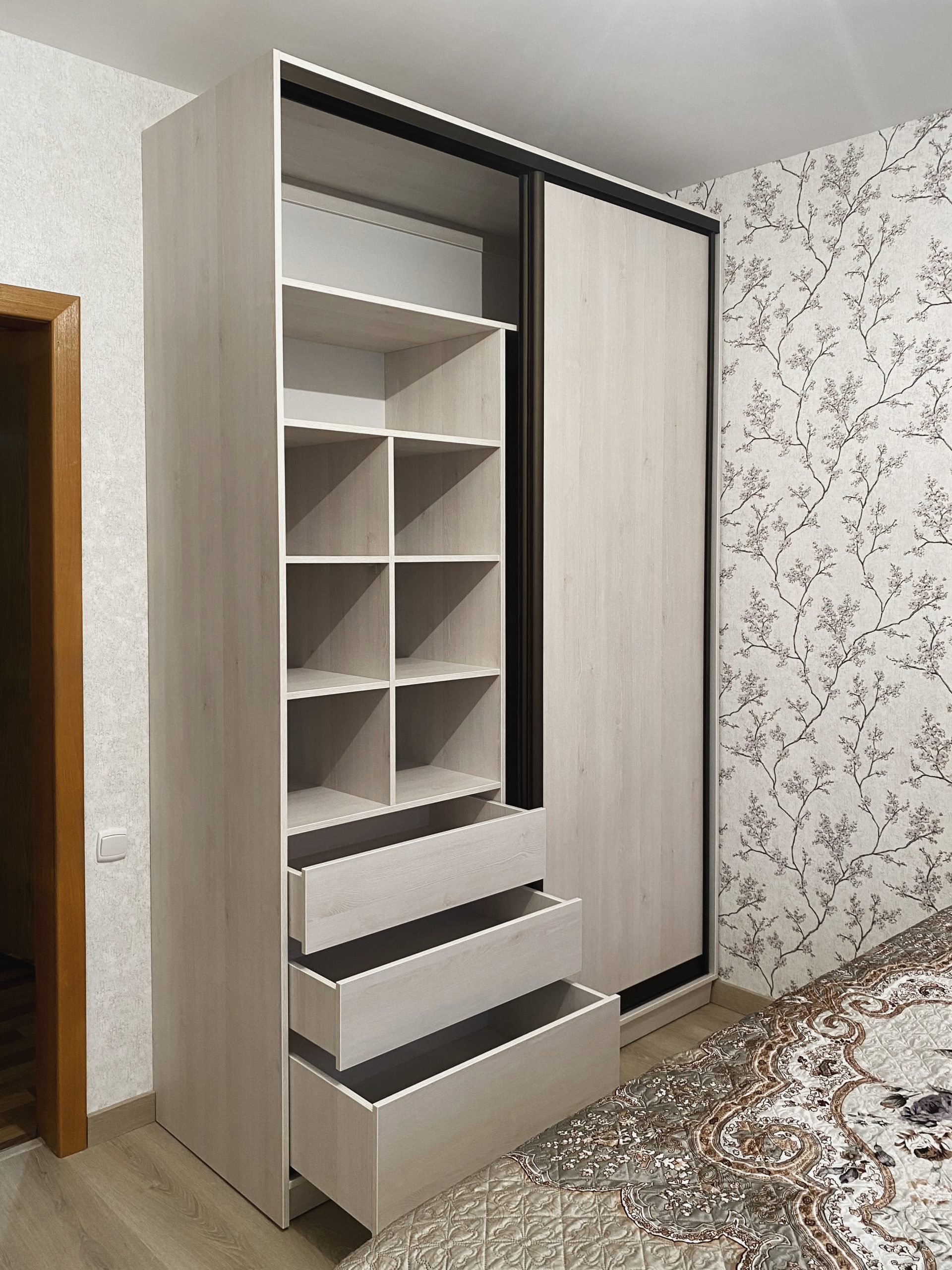 Шкафы на заказ от производителя в Санкт-Петербурге