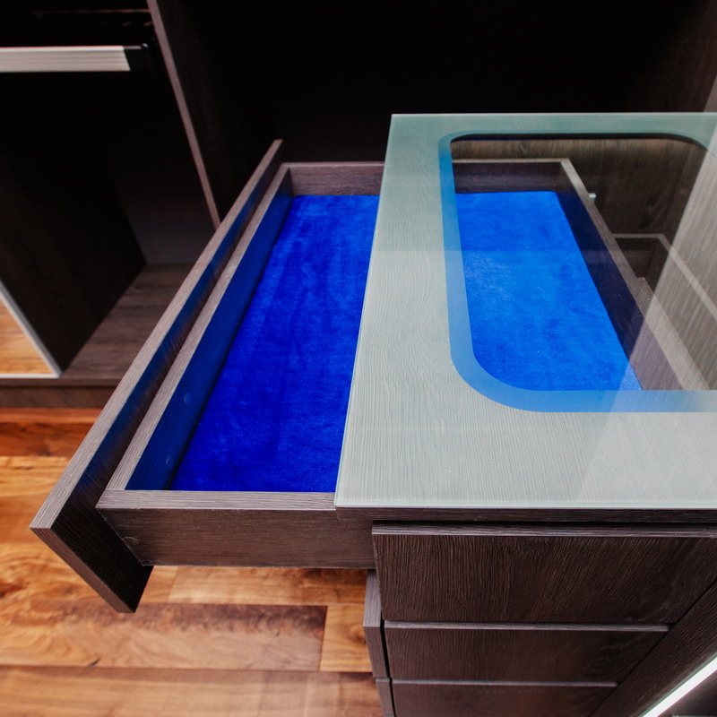 Ящик для аксессуаров