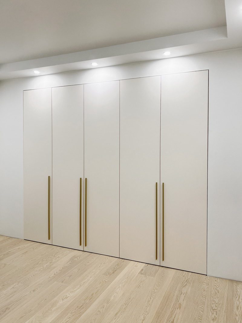 Гардеробный шкаф на заказ от производителя в Санкт-Петербурге